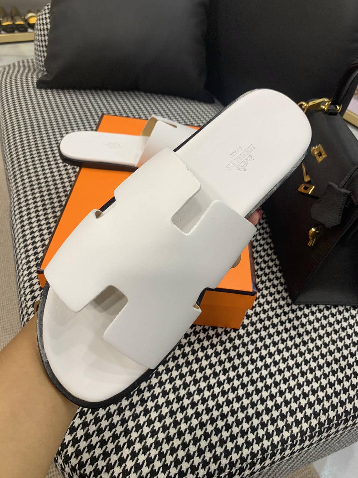 Hermes Man Slippers-28